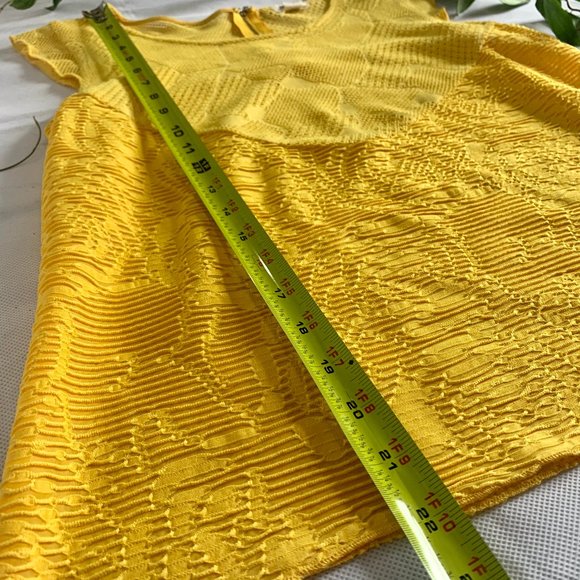 🔴 Dandelion Yellow Woven Blouse - Picture 4 of 8